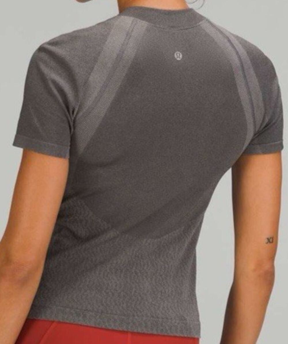lululemon sz 8 Seamless Training Short Sleeve Shirt crew neck stretch Gull gray